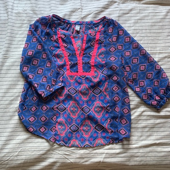 2/$15 Old Navy Blouse XS - Picture 2 of 3